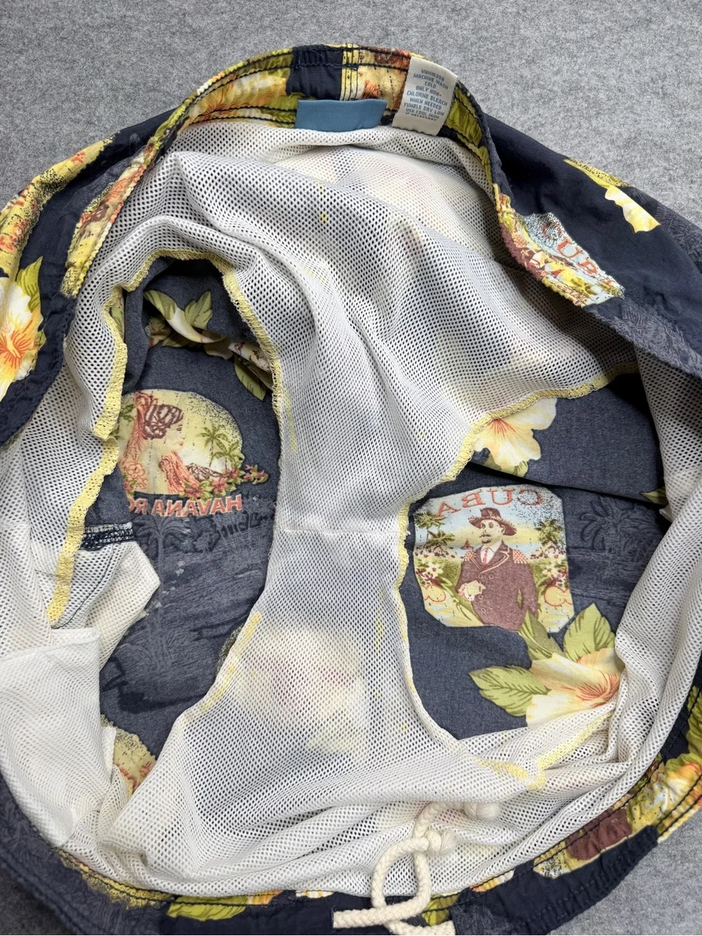 Breakwater Men’s Swim Trunks Floral Island Cubana Tabacos Print Size XL